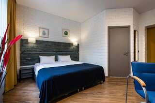 Отель Бутик отель 2020 Йошкар-Ола Улучшенный двухместный номер с 1 кроватью или 2 отдельными кроватями-7