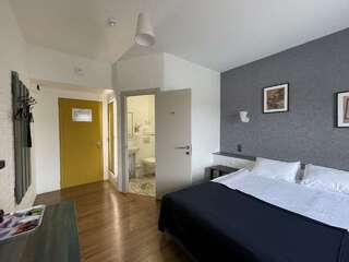 Отель Бутик отель 2020 Йошкар-Ола Улучшенный двухместный номер с 1 кроватью или 2 отдельными кроватями-9